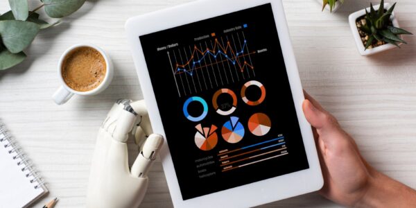 Rola sztucznej inteligencji w nowoczesnych strategiach marketingowych 7 partial-view-of-businessman-with-cyborg-hand-using-2024-11-17-17-54-39-utc